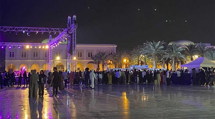 20220315-thousands-turn-out-for-global-day-return
