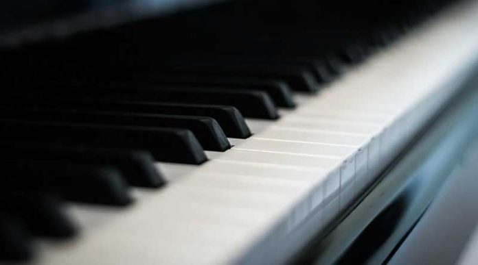 20220420-lyric-competition-to-celebrate-silver-jubilee