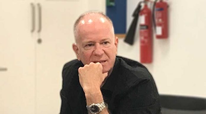 20221012-aus-professor-says-devised-theatre-is-essential-for-creativity